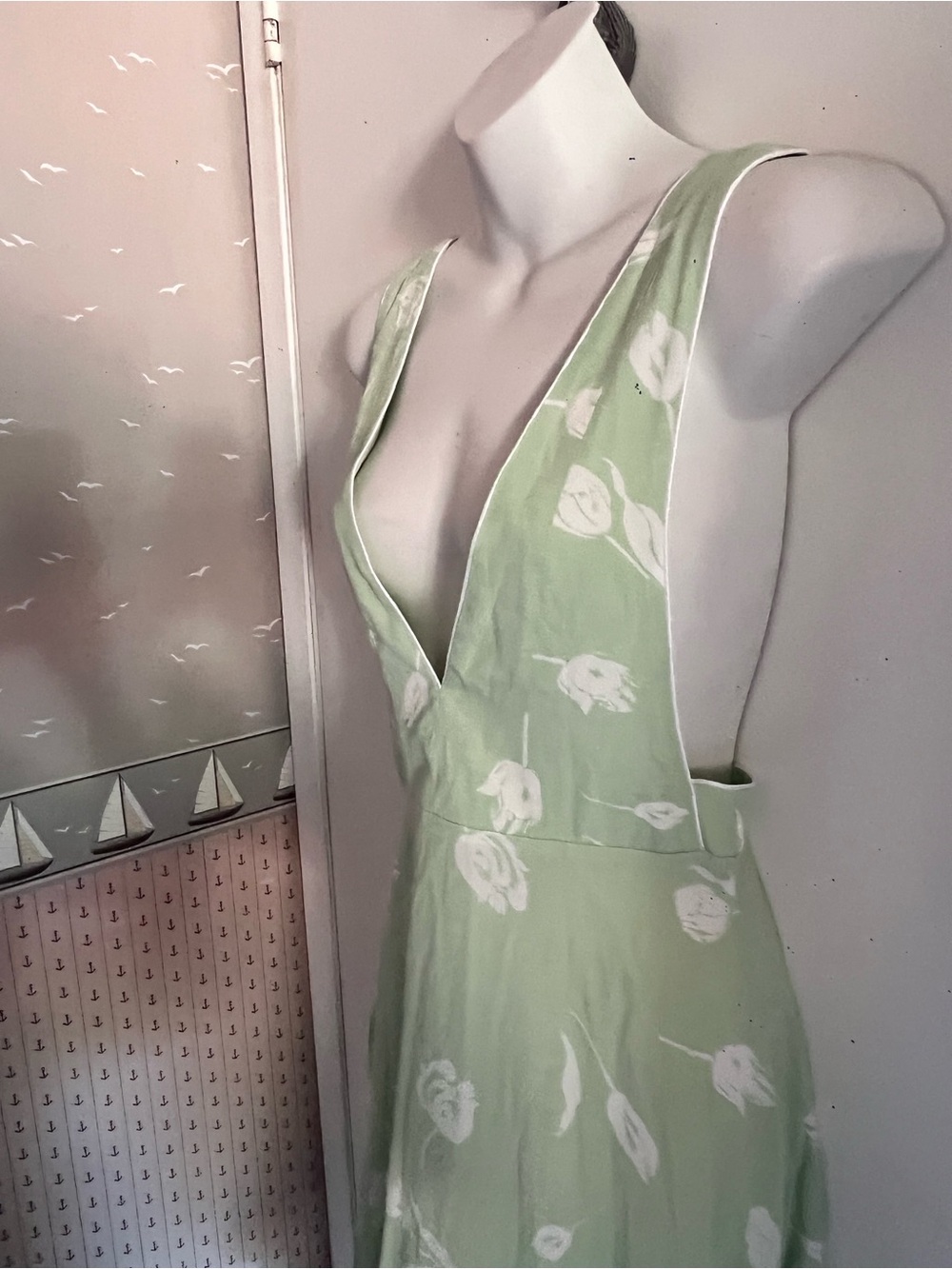 Forever 21 Light Green and White Floral Face Mask